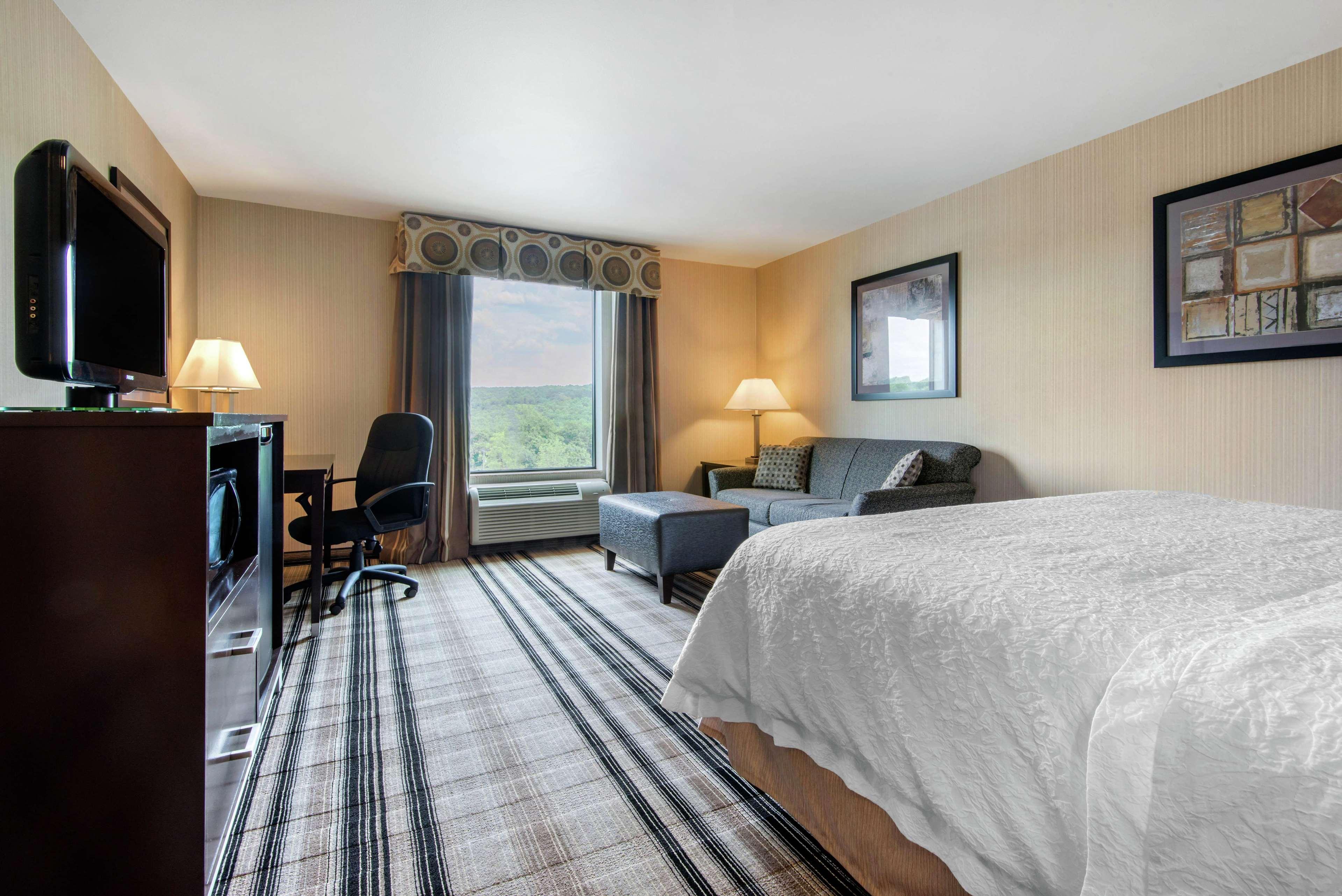 Hampton Inn Meadville Bagian luar foto