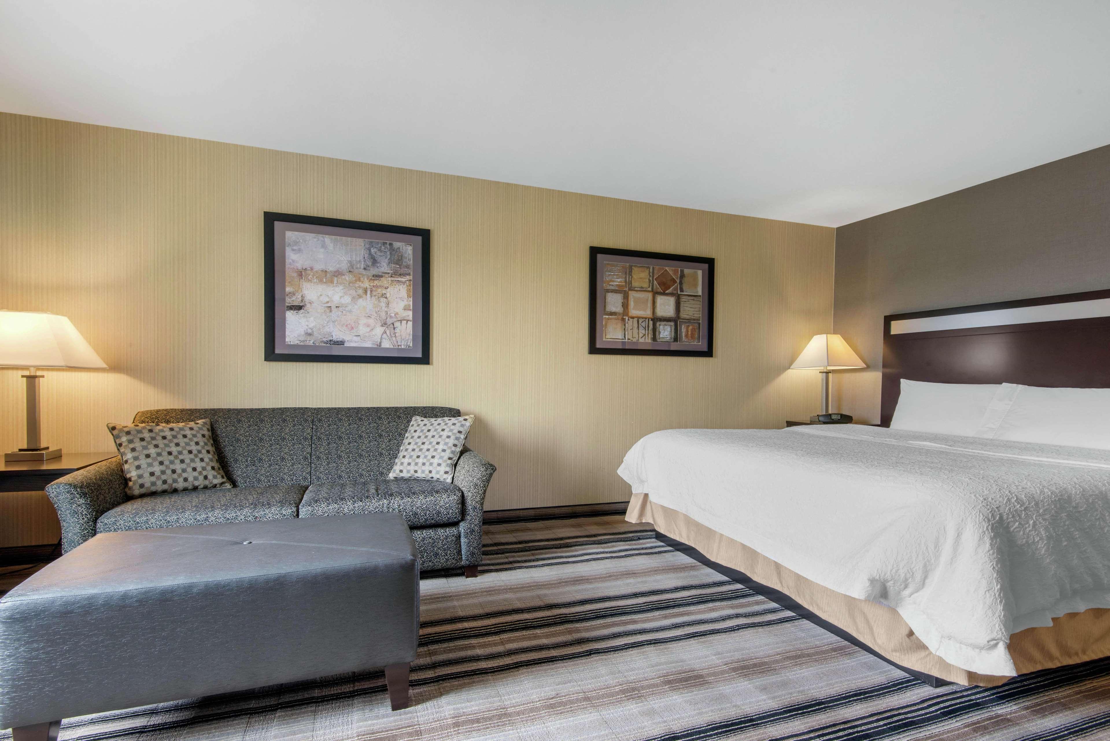 Hampton Inn Meadville Bagian luar foto