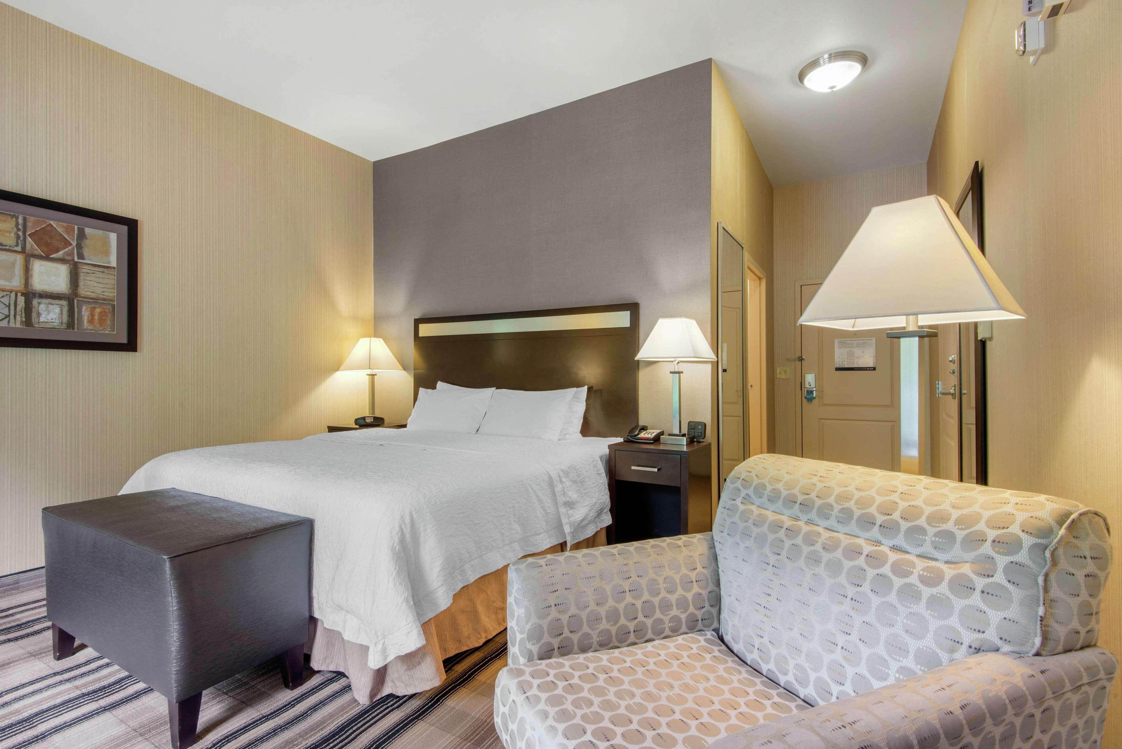 Hampton Inn Meadville Bagian luar foto