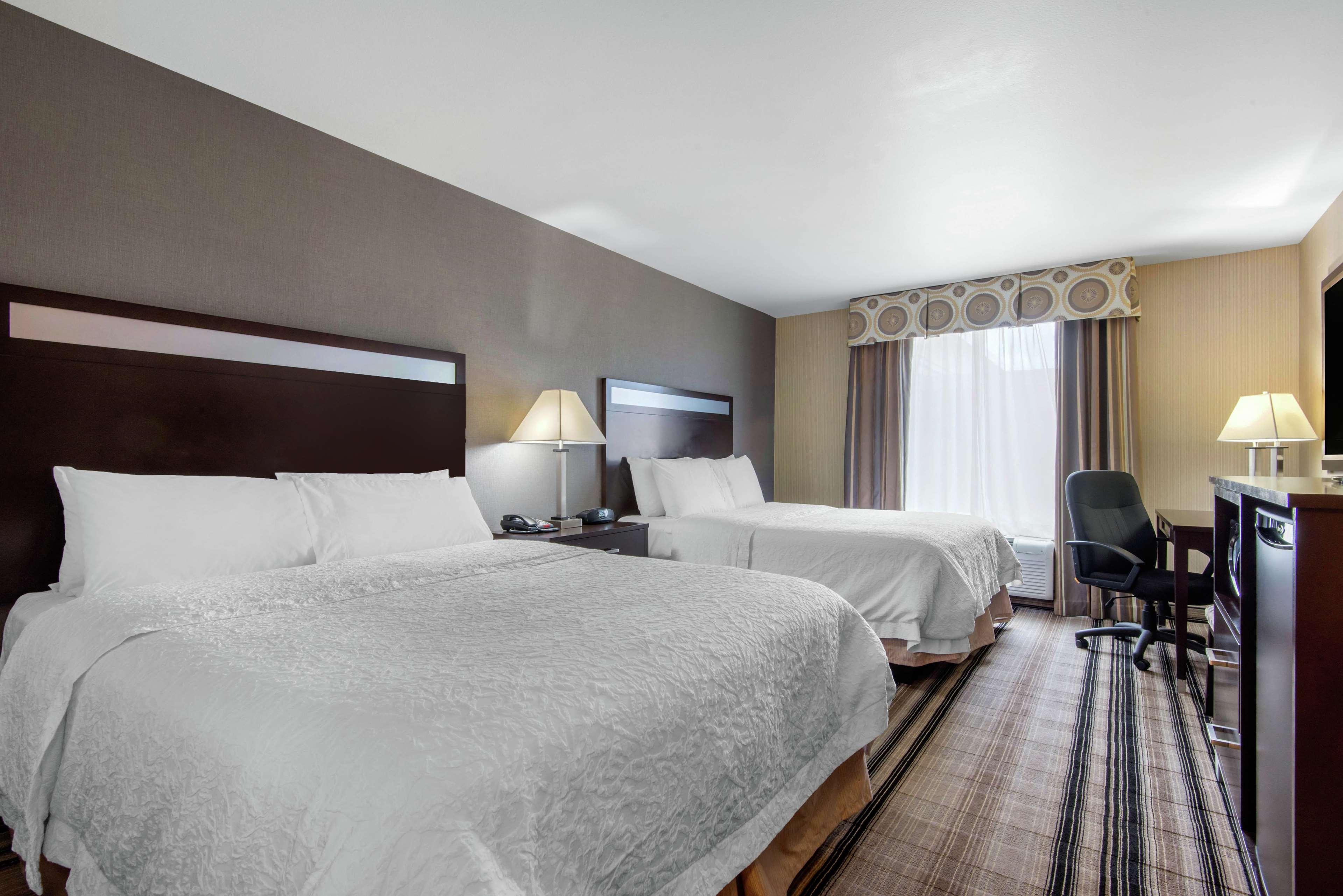 Hampton Inn Meadville Bagian luar foto