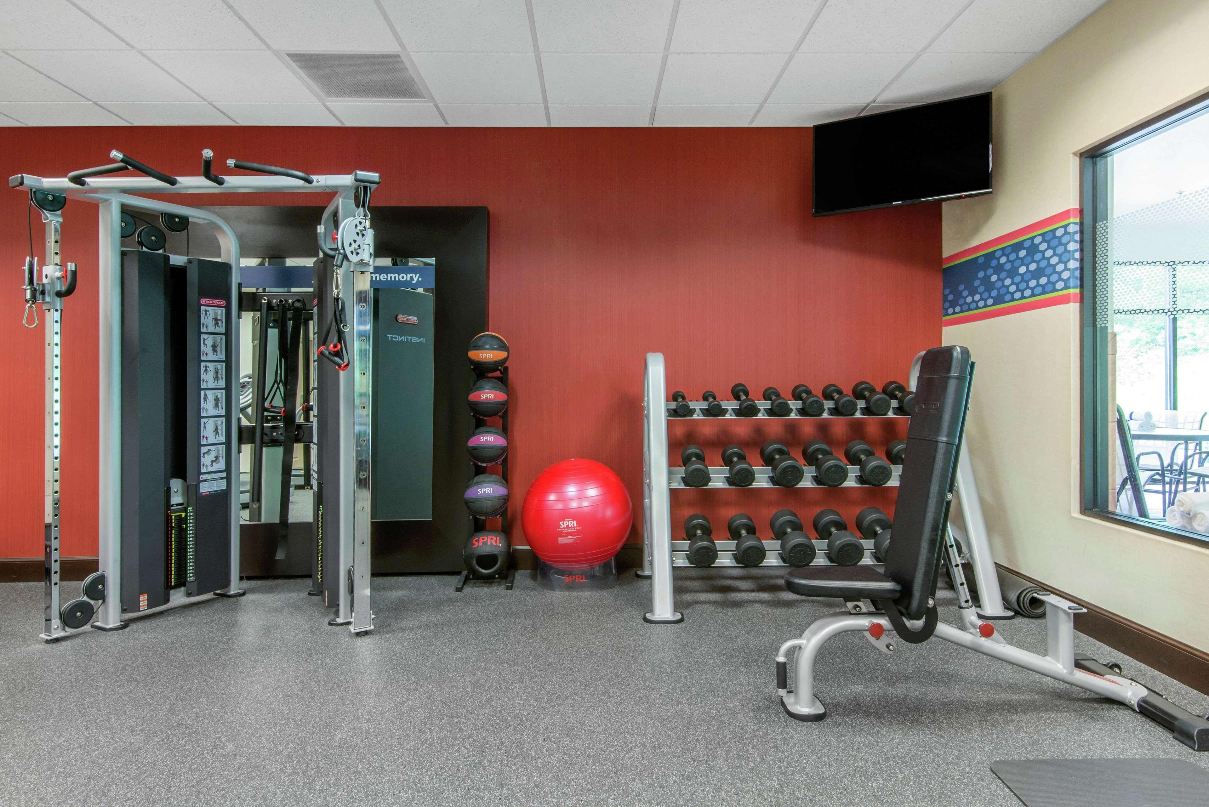 Hampton Inn Meadville Bagian luar foto