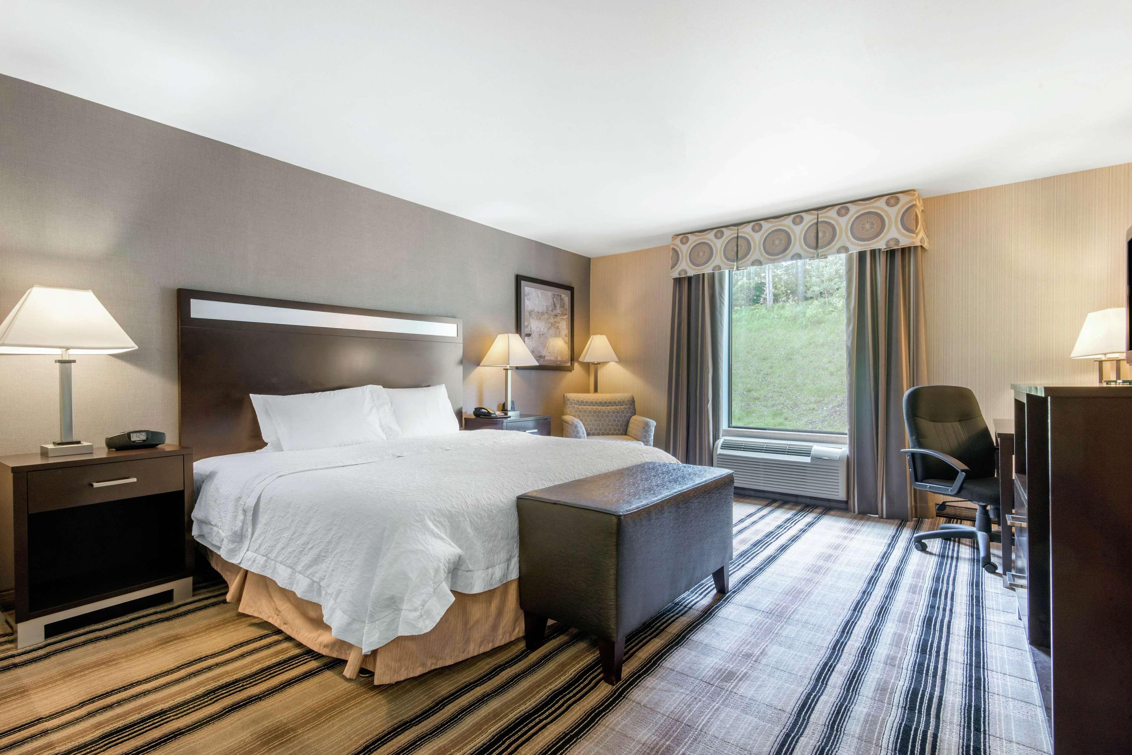 Hampton Inn Meadville Bagian luar foto