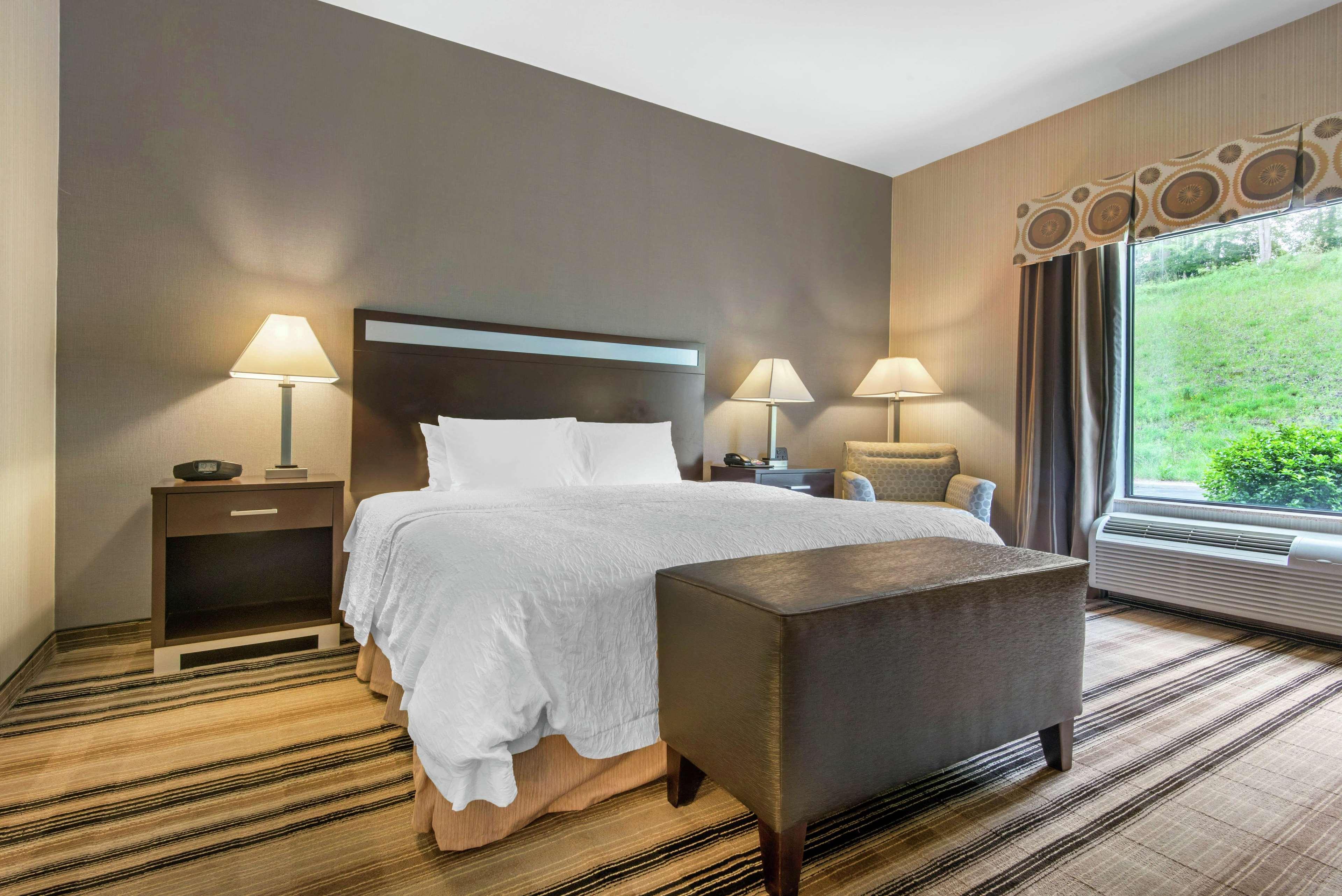 Hampton Inn Meadville Bagian luar foto