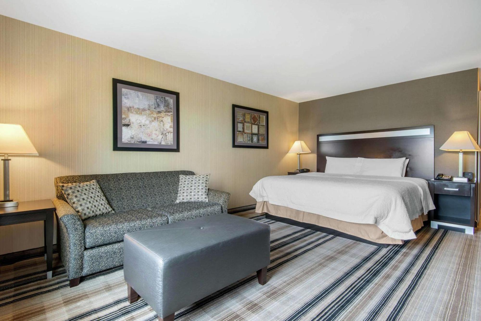 Hampton Inn Meadville Bagian luar foto